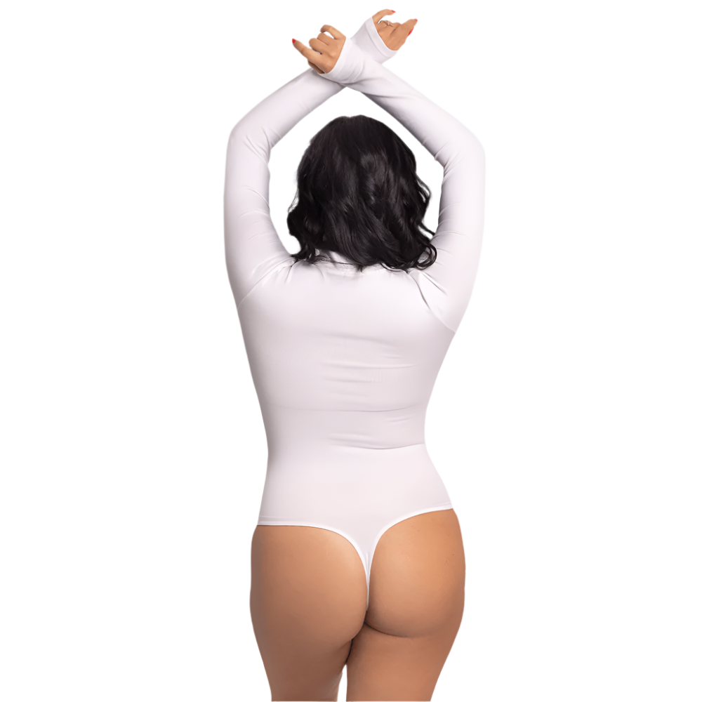 Модель у розмірі M/L. Вага: 60 кг, Зріст: 160 см.