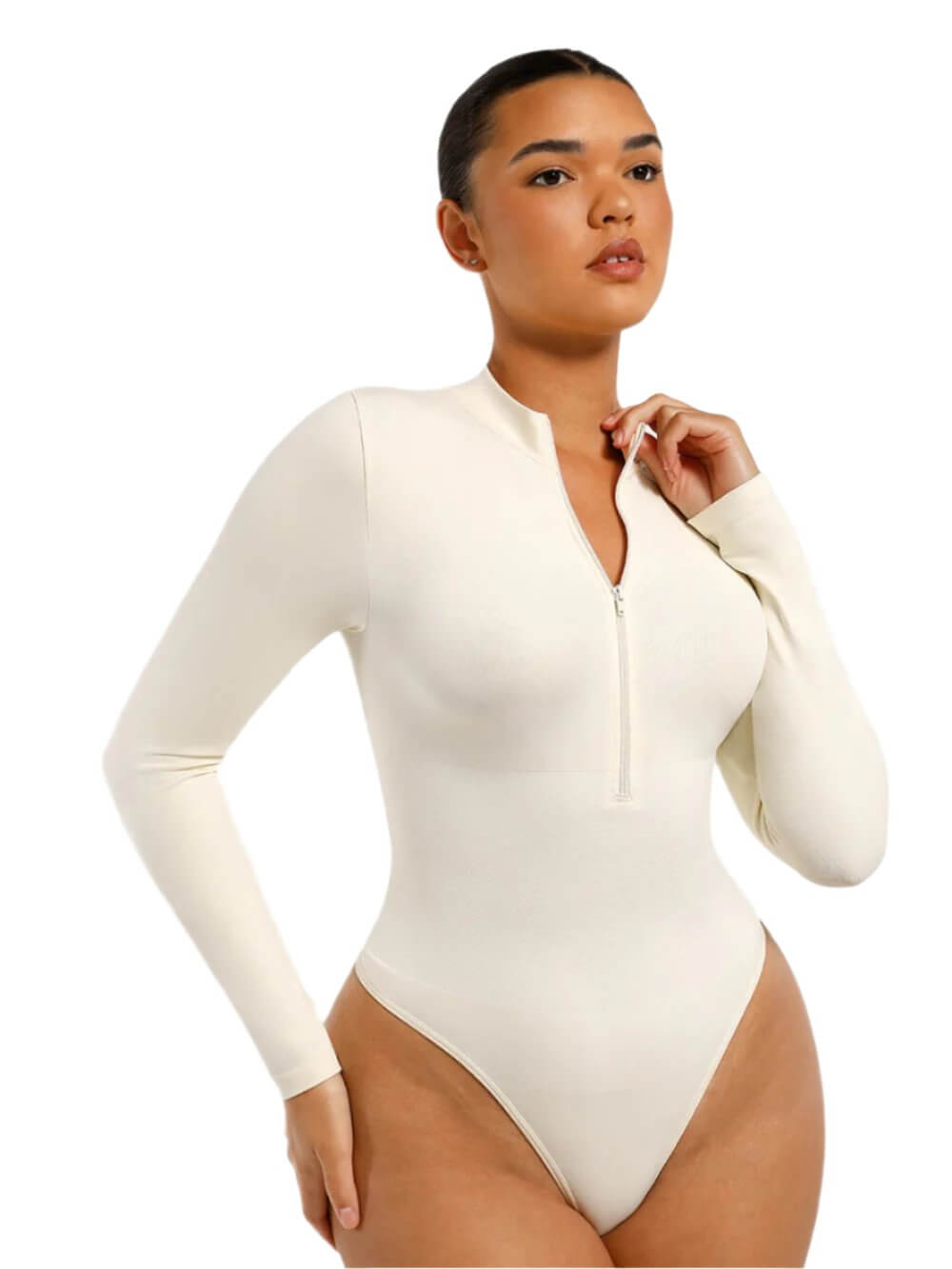 Модель у розмірі XS/S.
Зріст: 176 см, ОГ: 89 см, ОТ: 76 см, ОС: 112 см.