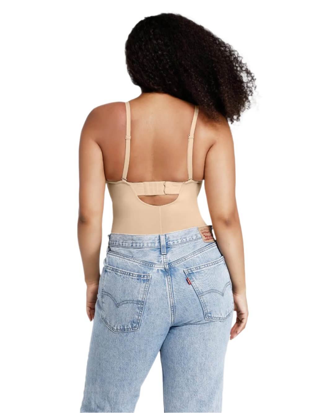 Модель у розмірі S.
ОГ: 95 см, ОТ: 74 см, ОС: 108 см.