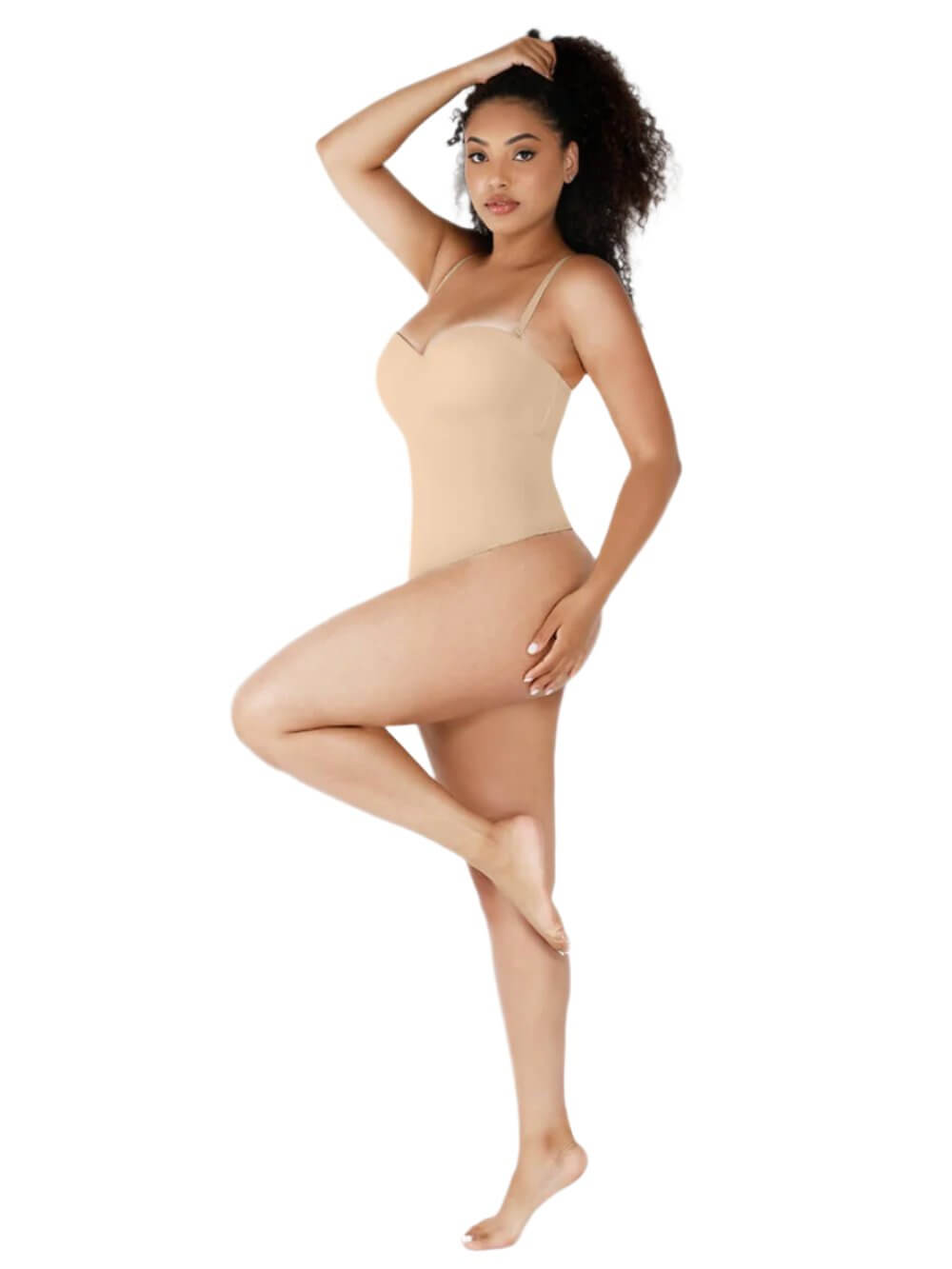 Модель у розмірі S.
ОГ: 95 см, ОТ: 74 см, ОС: 108 см.