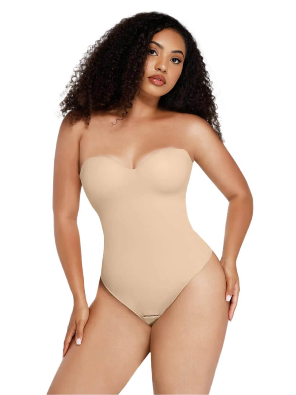 Модель у розмірі S.
ОГ: 95 см, ОТ: 74 см, ОС: 108 см.