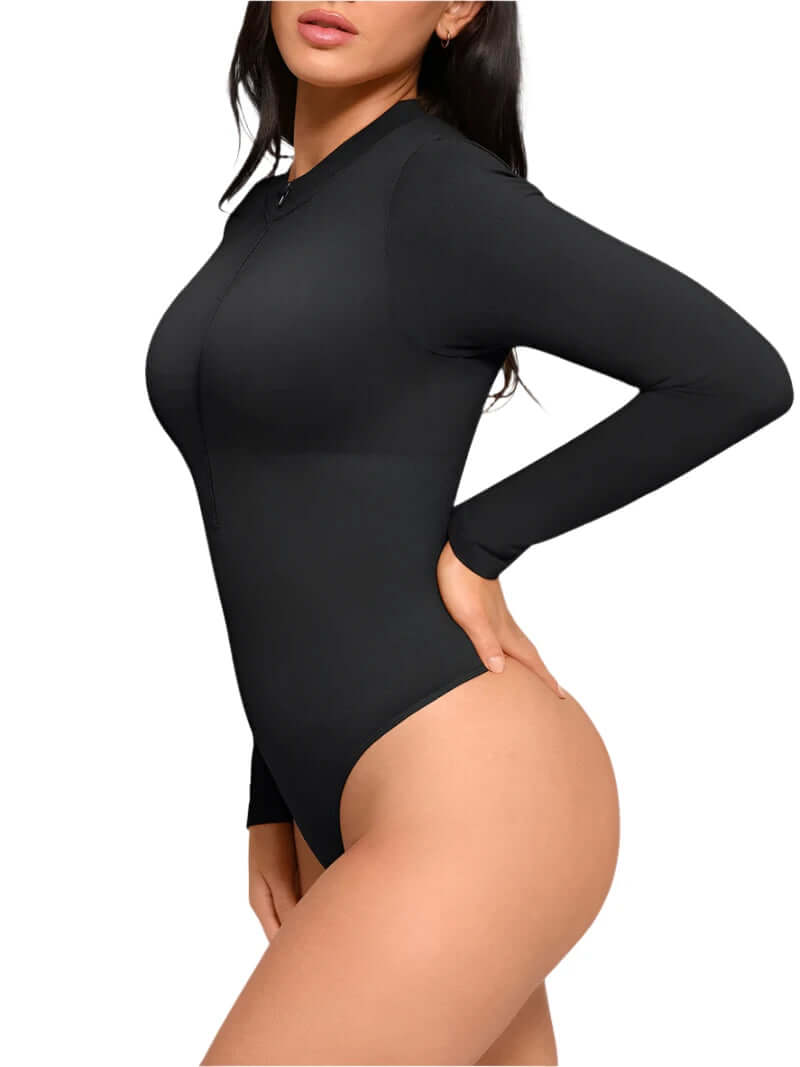 Модель у розмірі XS/S.
Зріст: 178 см, ОГ: 89 см, ОТ: 67 см, ОС: 100 см.