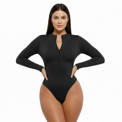 Модель у розмірі XS/S.
Зріст: 176 см, ОГ: 89 см, ОТ: 76 см, ОС: 112 см.