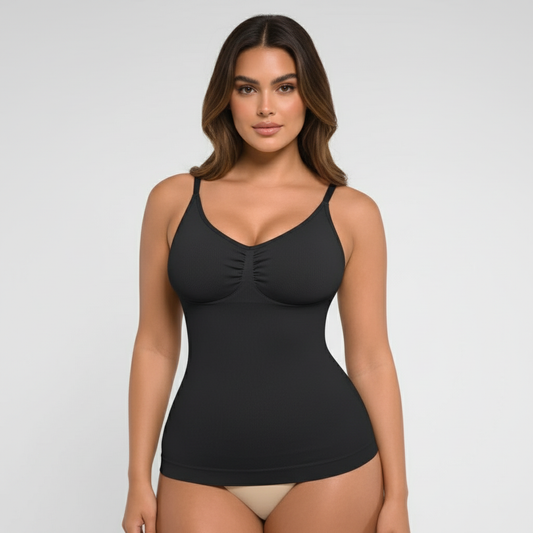 Модель у розмірі M/L.
ОГ: 89 см, ОТ: 76 см, ОС: 112 см